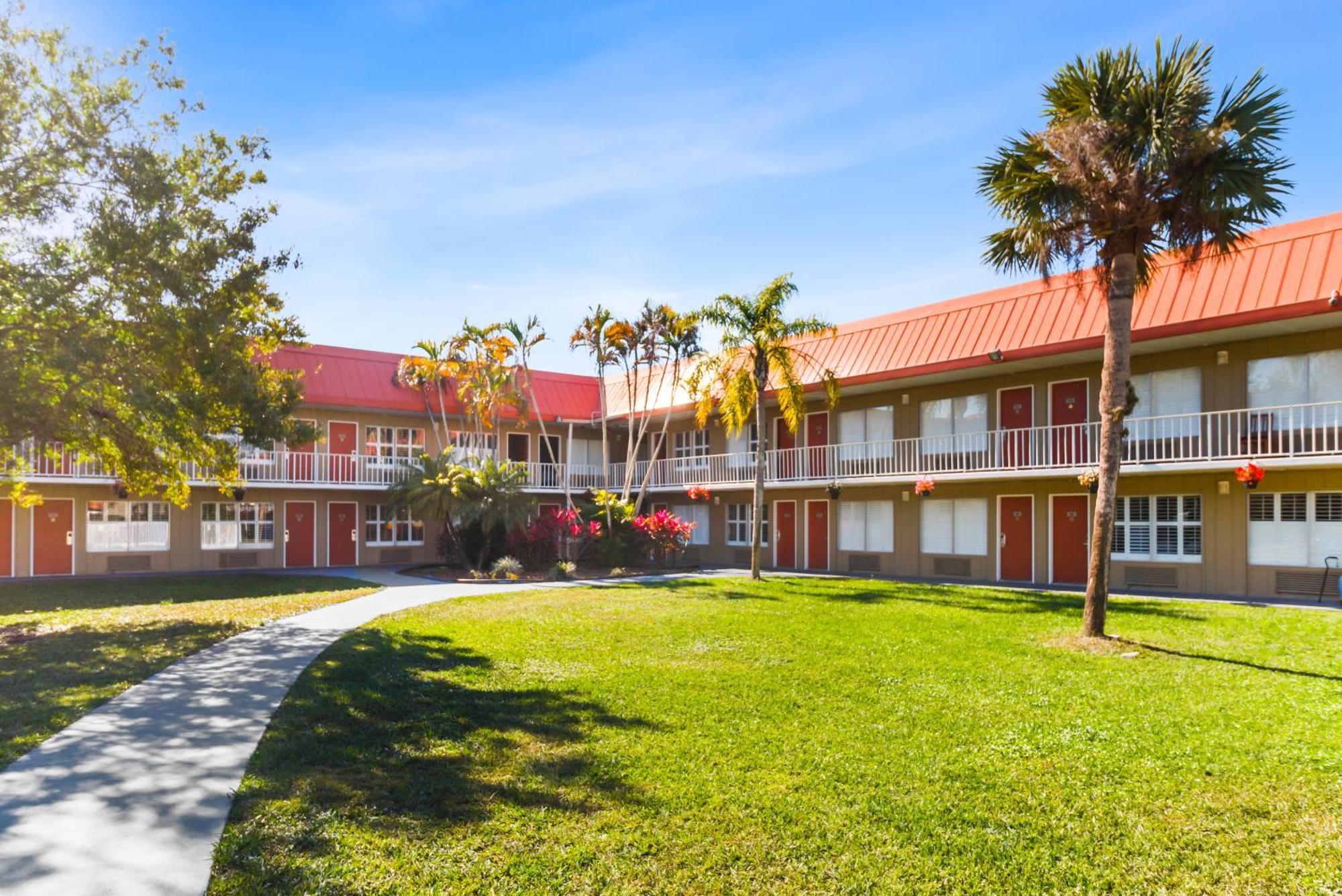 Vero Beach Inn & Suites Vero Beach I-95 (Adults Only) Ngoại thất bức ảnh